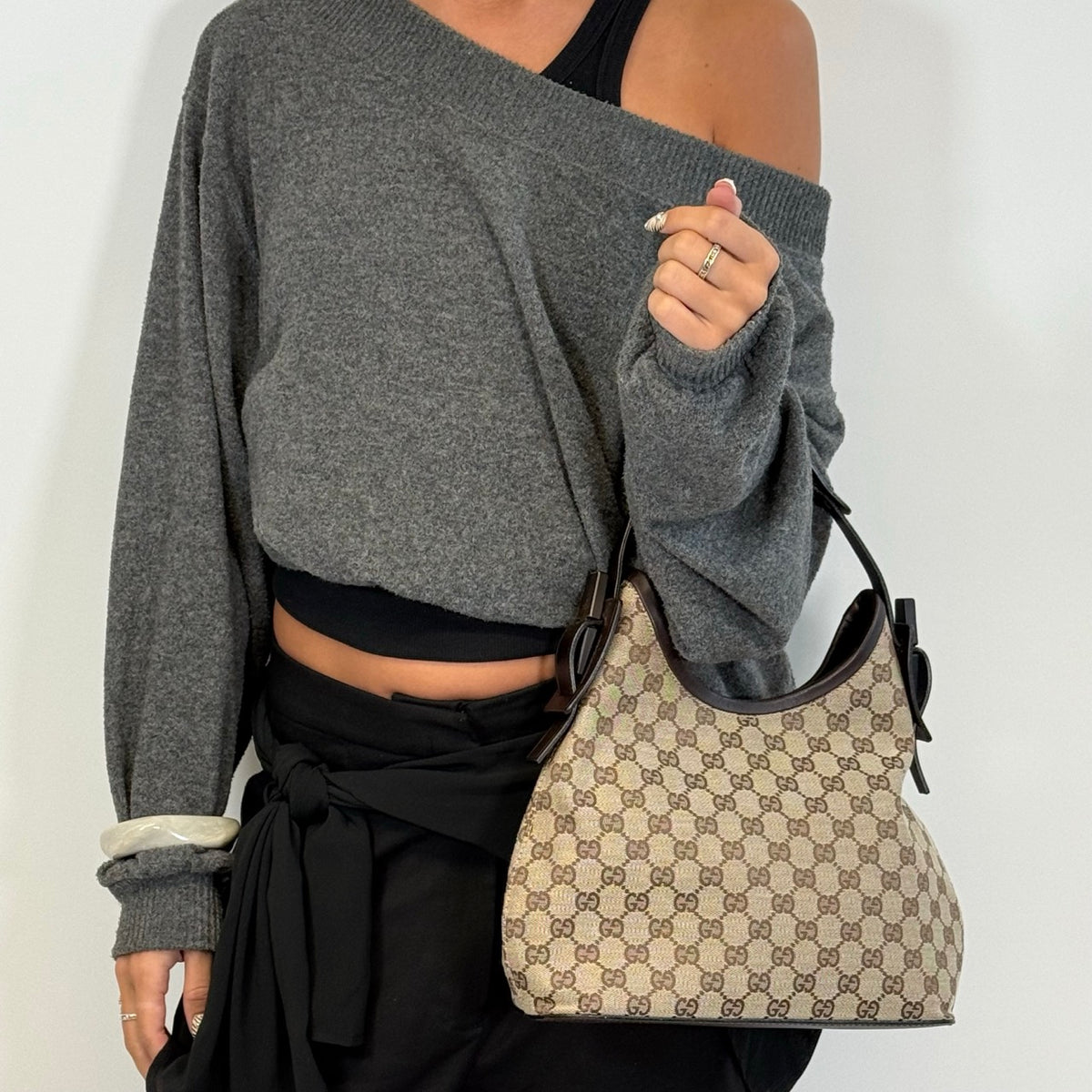 Gucci Schultertasche Hobo monogram beige