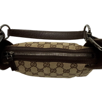 Gucci Schultertasche Hobo monogram beige – Beschläge im Detail