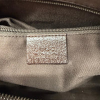 Gucci Schultertasche Hobo monogram beige – Innenetikett im Detail