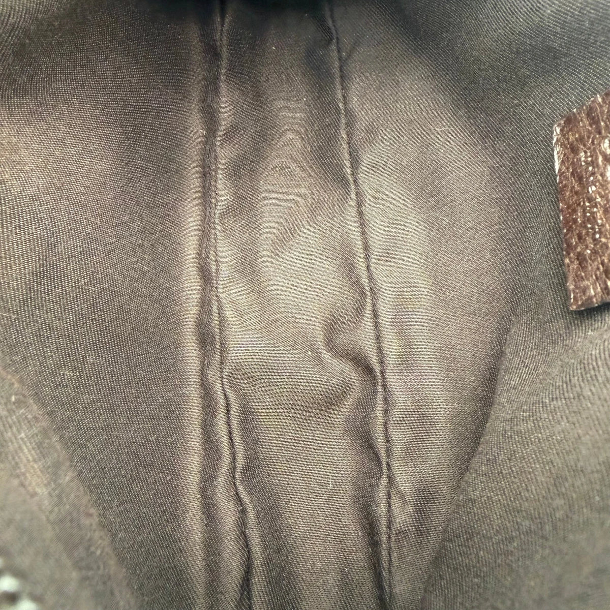 Gucci Pochette mit Charms monogram beige – Innenansicht