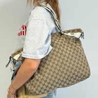 Gucci Schultertasche Icon Bit monogram beige