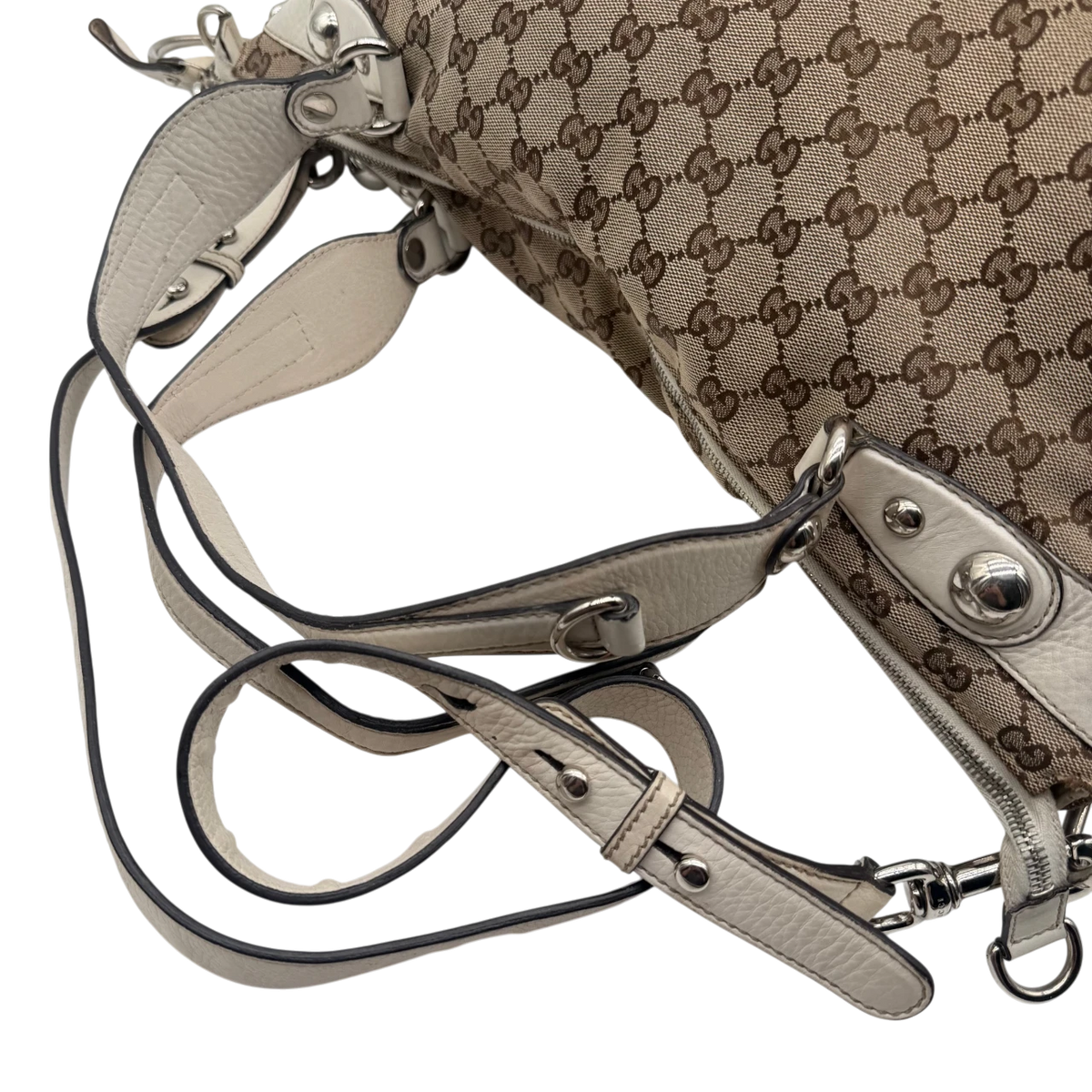 Gucci Schultertasche Icon Bit monogram beige – Schulterriemen im Detail