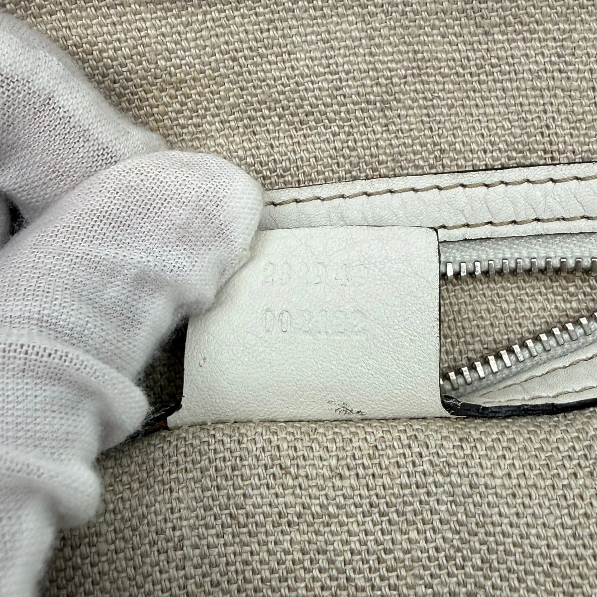 Gucci Schultertasche Icon Bit monogram beige