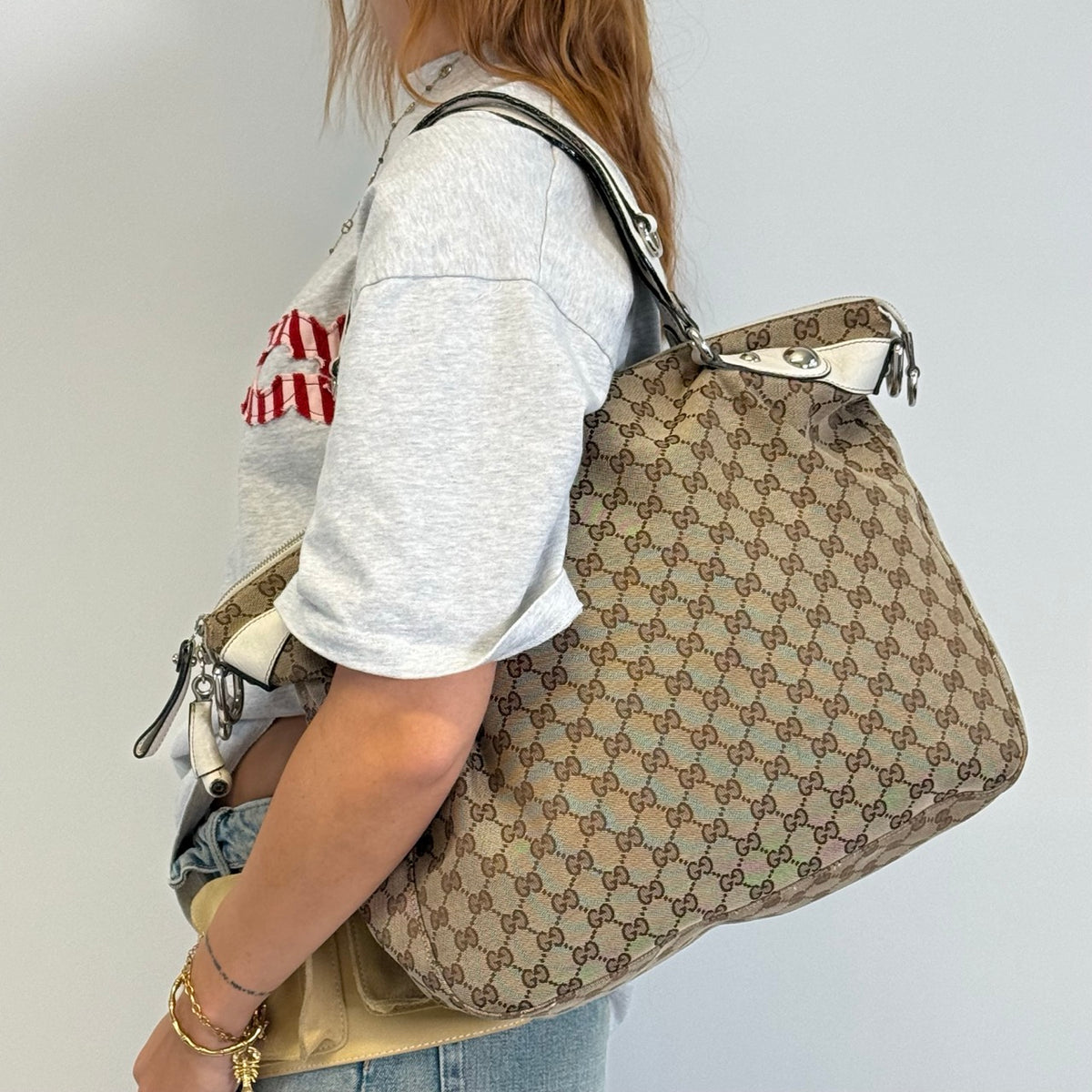 Gucci Schultertasche Icon Bit monogram beige