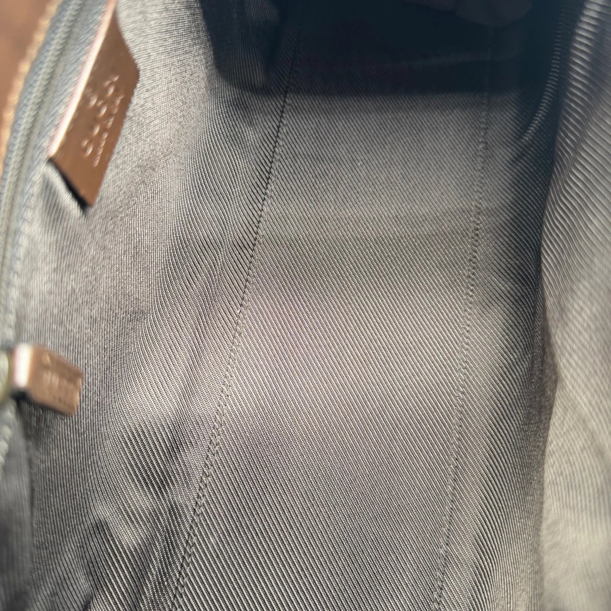 Gucci Schultertasche Jackie monogram beige – Innenansicht
