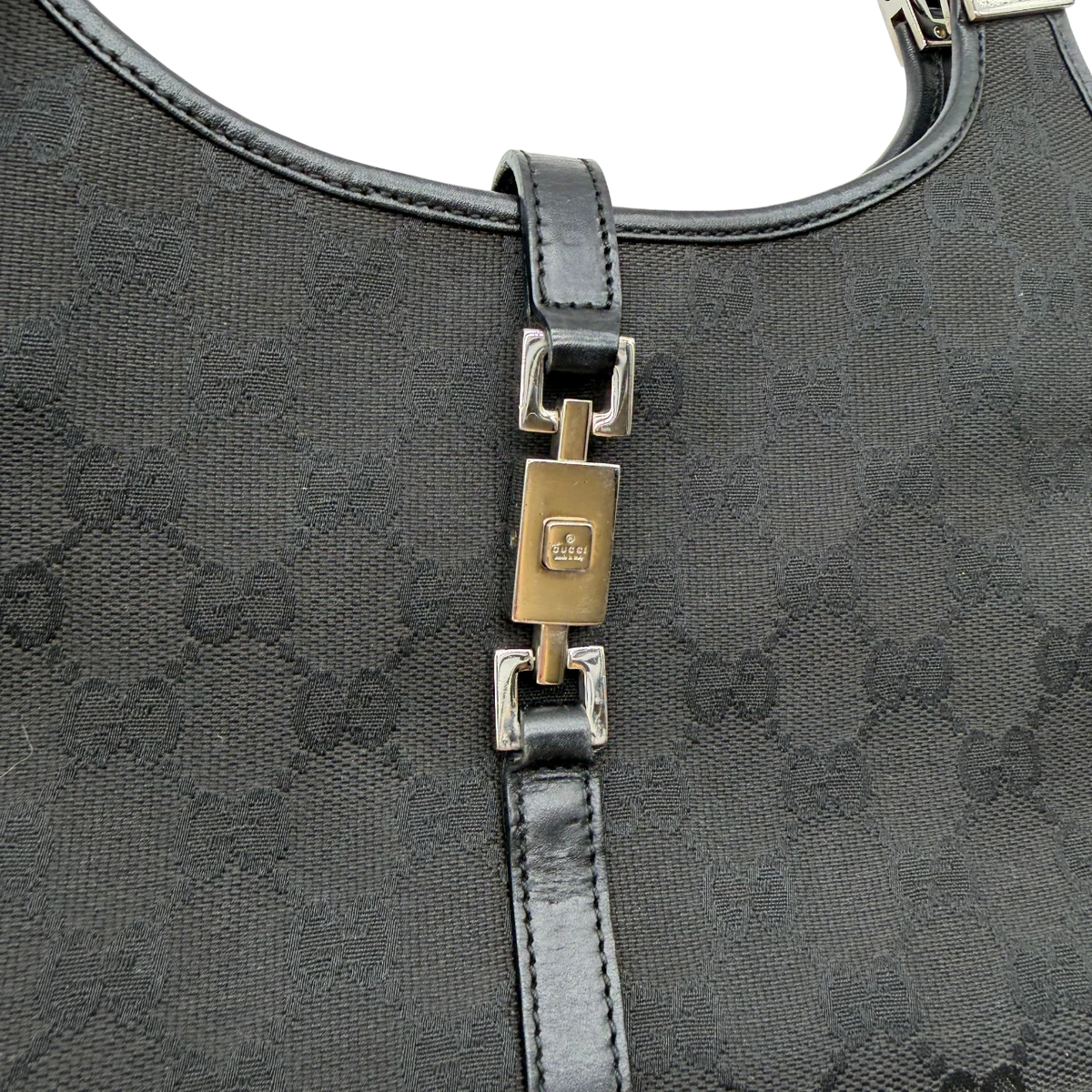 Gucci Schultertasche Jackie small monogram schwarz – Beschläge im Detail