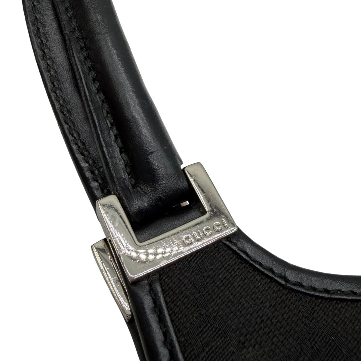 Gucci Schultertasche Jackie small monogram schwarz – Beschläge im Detail