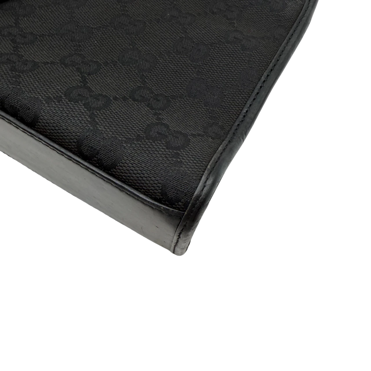 Gucci Schultertasche Jackie small monogram schwarz – Ecken im Detail