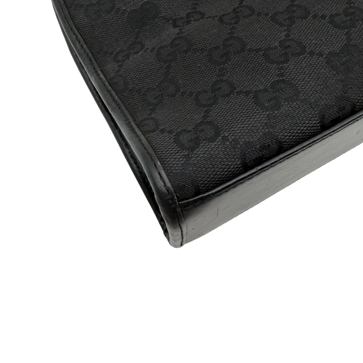 Gucci Schultertasche Jackie small monogram schwarz – Ecken im Detail