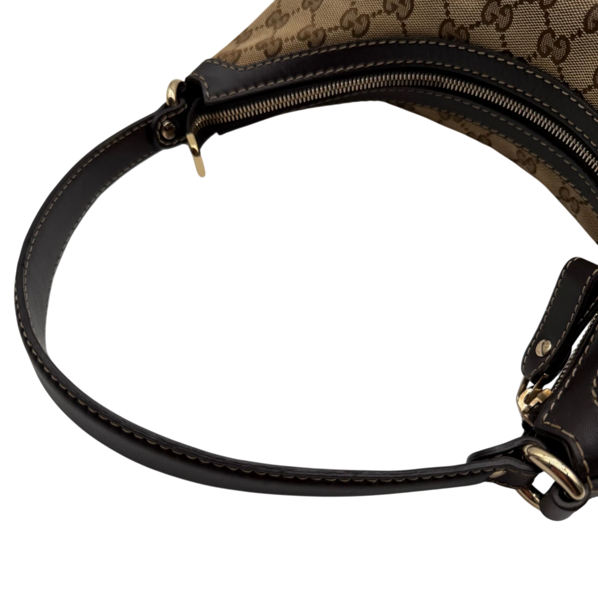 Gucci Schultertasche Lovely Hobo monogram beige – Schulterriemen im Detail