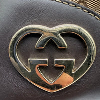 Gucci Schultertasche Lovely Hobo monogram beige – Logo im Detail
