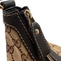 Gucci Schultertasche Lovely Hobo monogram beige – Beschläge im Detail