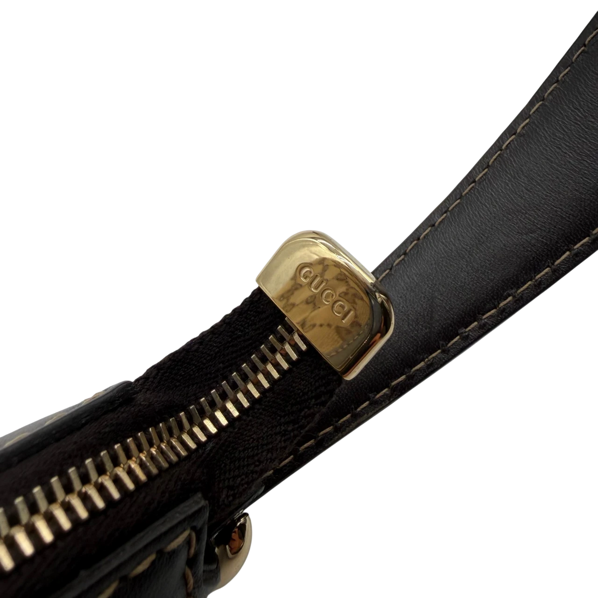 Gucci Schultertasche Lovely Hobo monogram beige – Prägung im Detail