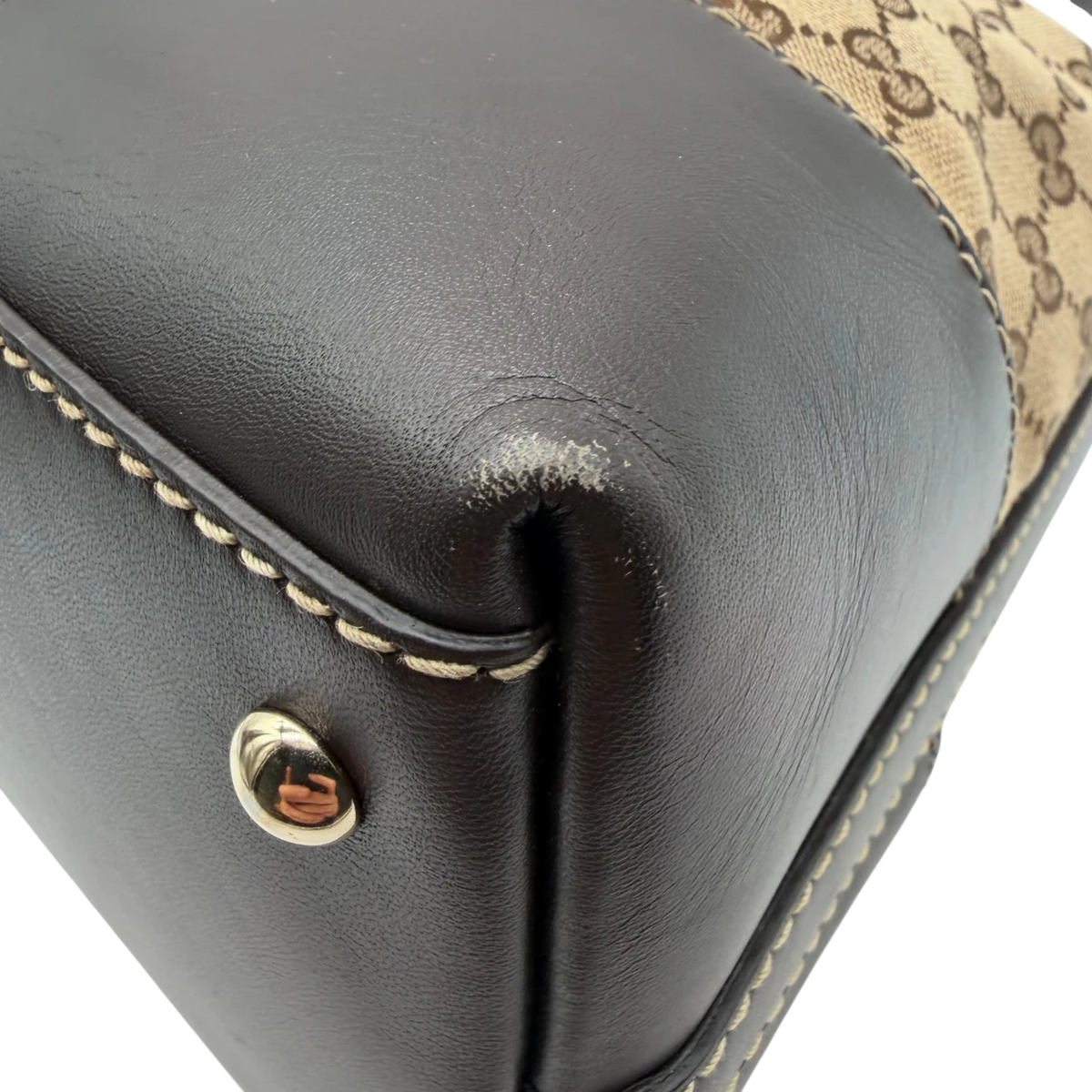 Gucci Schultertasche Lovely Hobo monogram beige – Gebrauchsspuren: abgeriebene Ecke