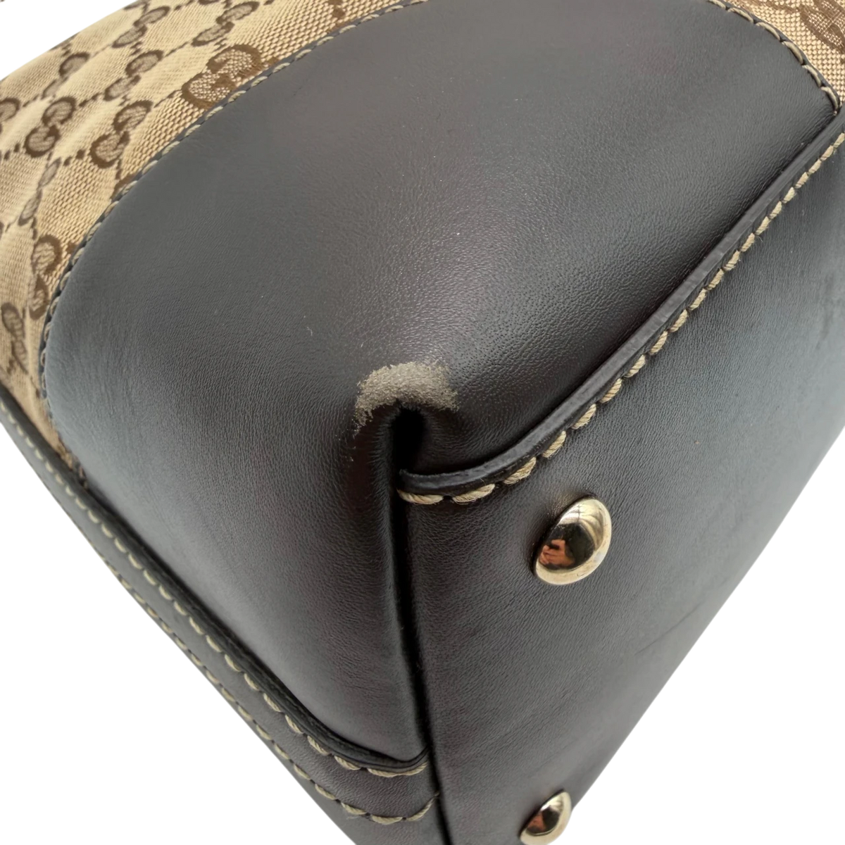 Gucci Schultertasche Lovely Hobo monogram beige – Ecken im Detail