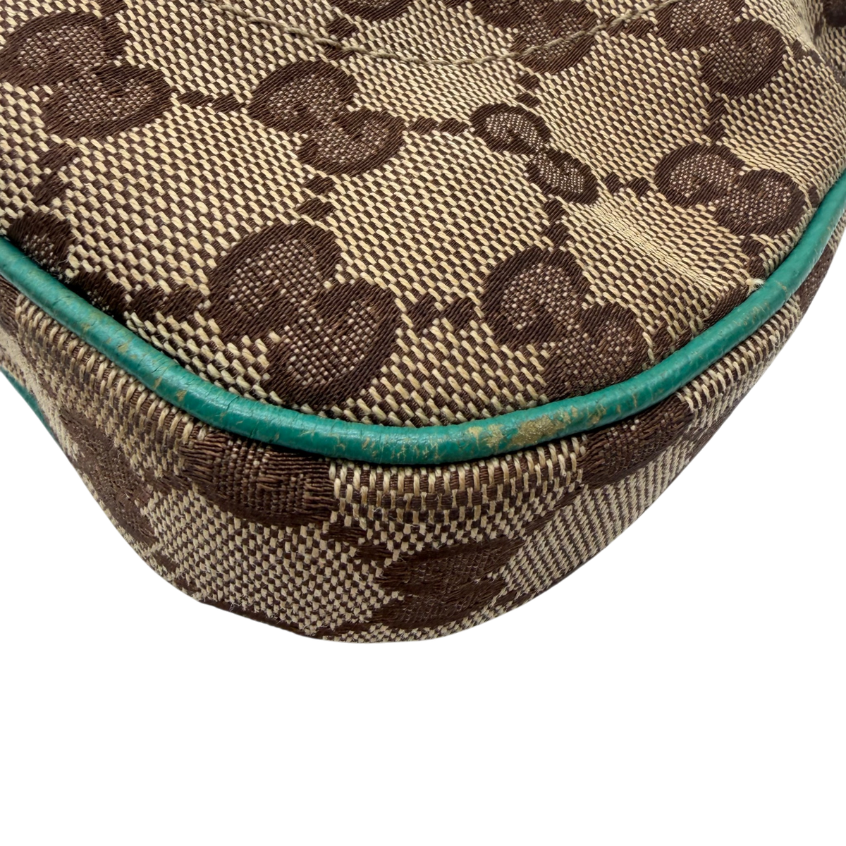Gucci Schultertasche New Jackie monogram beige – Ecken im Detail