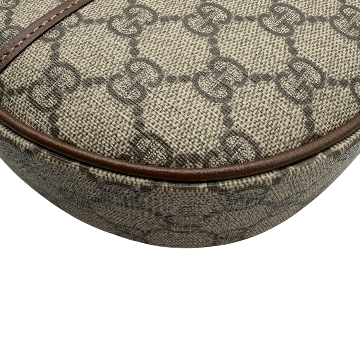 Gucci Schultertasche Ophidia mini Hobo monogram beige