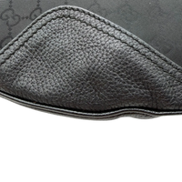 Gucci Schultertasche Princy Hobo large aus Nylon monogram schwarz – Ecken im Detail