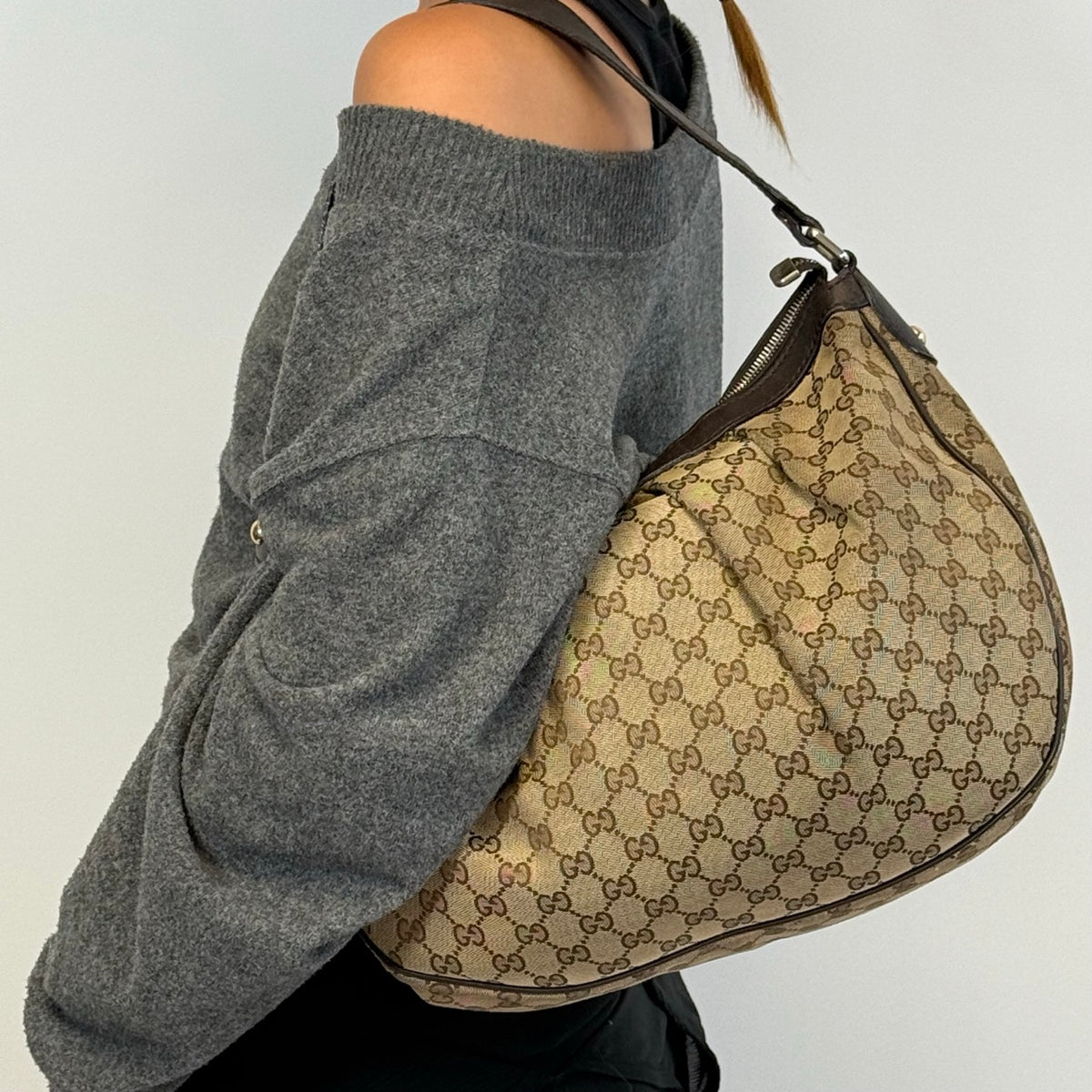 Gucci Schultertasche Sukey One monogram beige