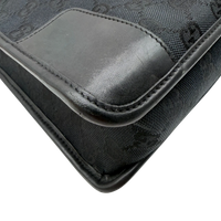 Gucci Schultertasche monogram schwarz – Ecken im Detail