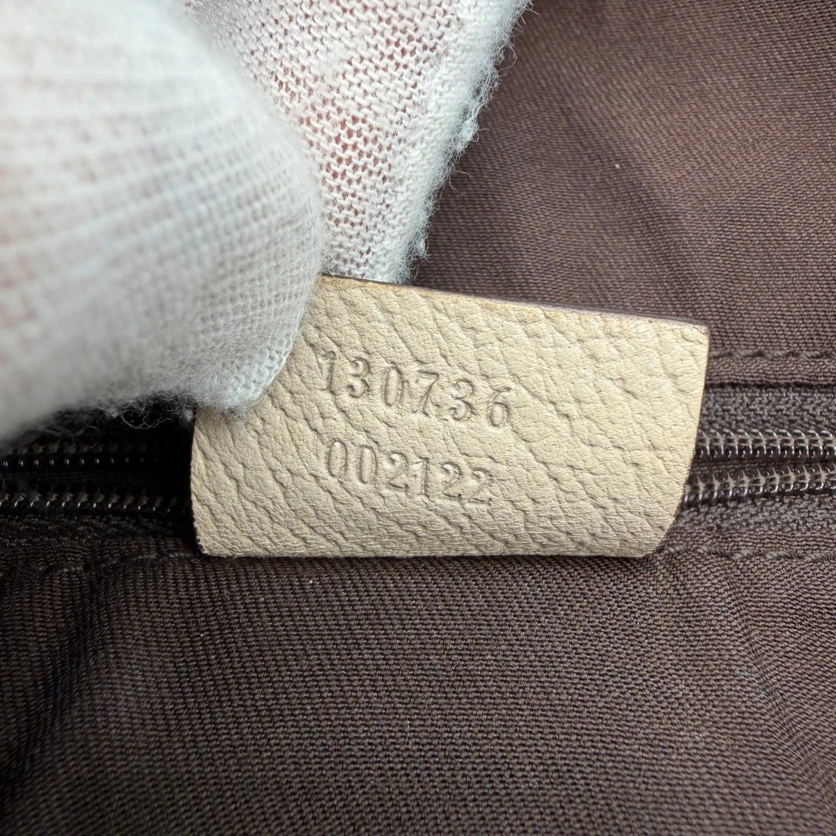 Gucci Shopper Abbey monogram beige – Seriennummer im Detail