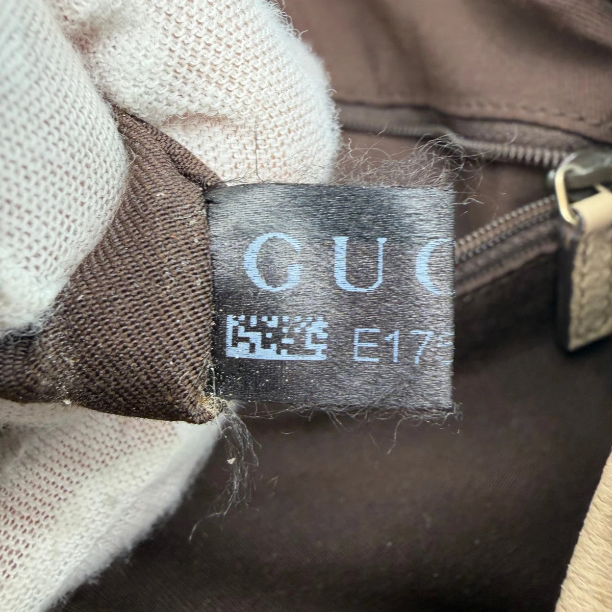 Gucci Shopper Abbey monogram beige – Seriennummer im Detail