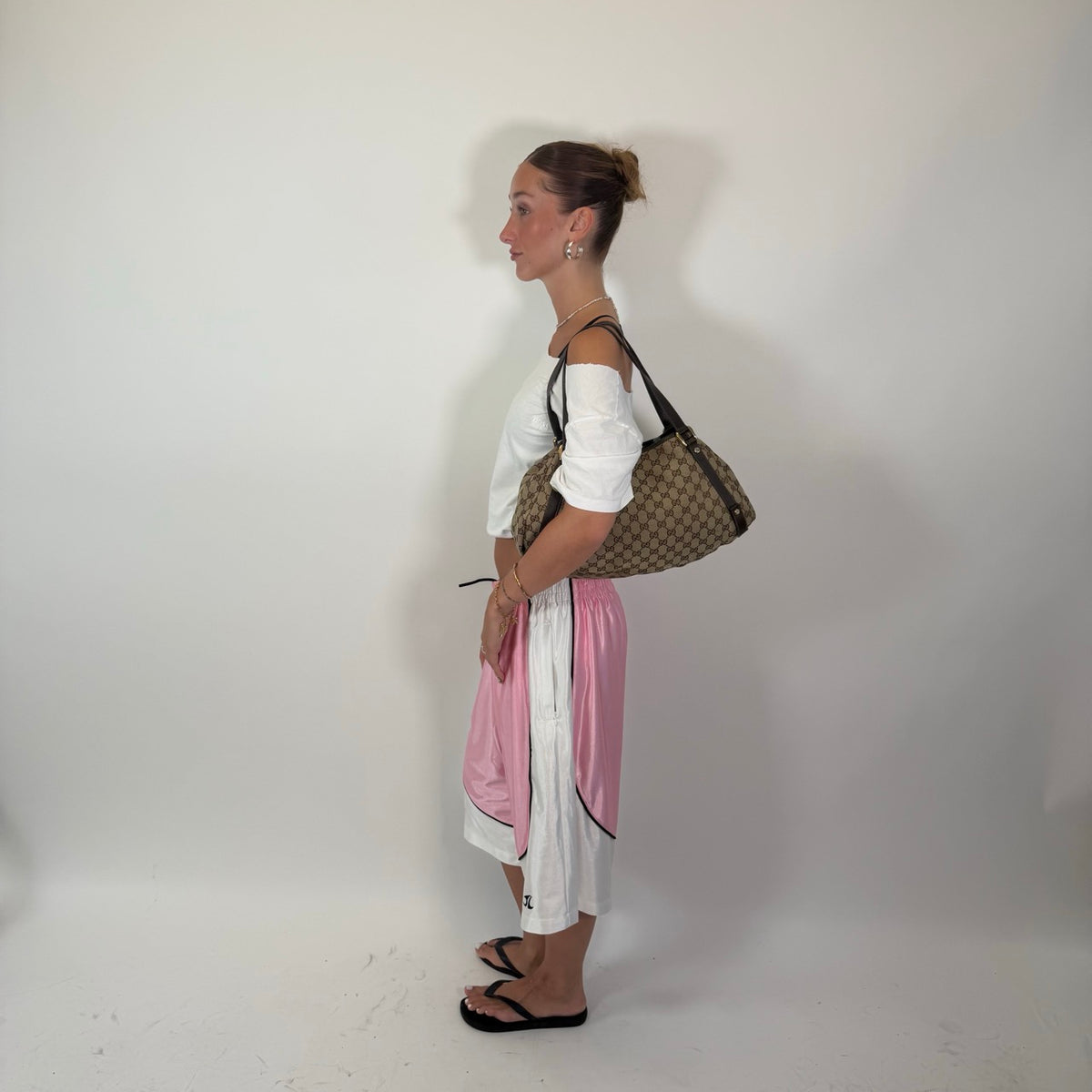Gucci Shopper Abbey monogram beige – getragen am Model