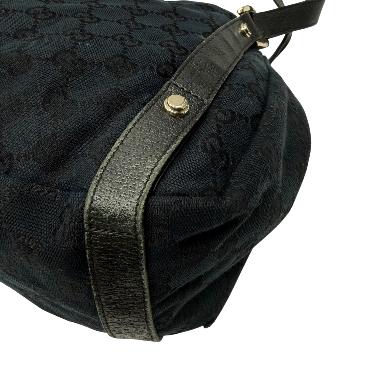 Gucci Shopper Abbey monogram dunkelblau – Ecken im Detail