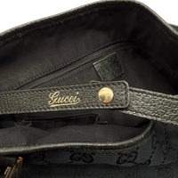Gucci Shopper Abbey monogram dunkelblau – Prägung im Detail