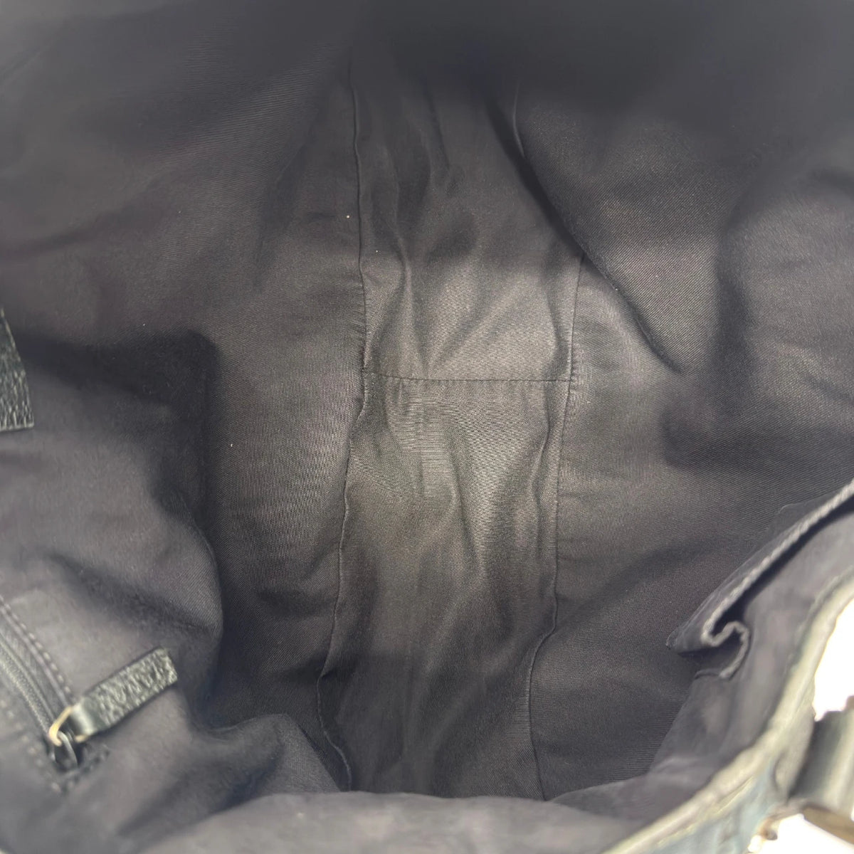Gucci Shopper Abbey monogram dunkelblau – Innenansicht