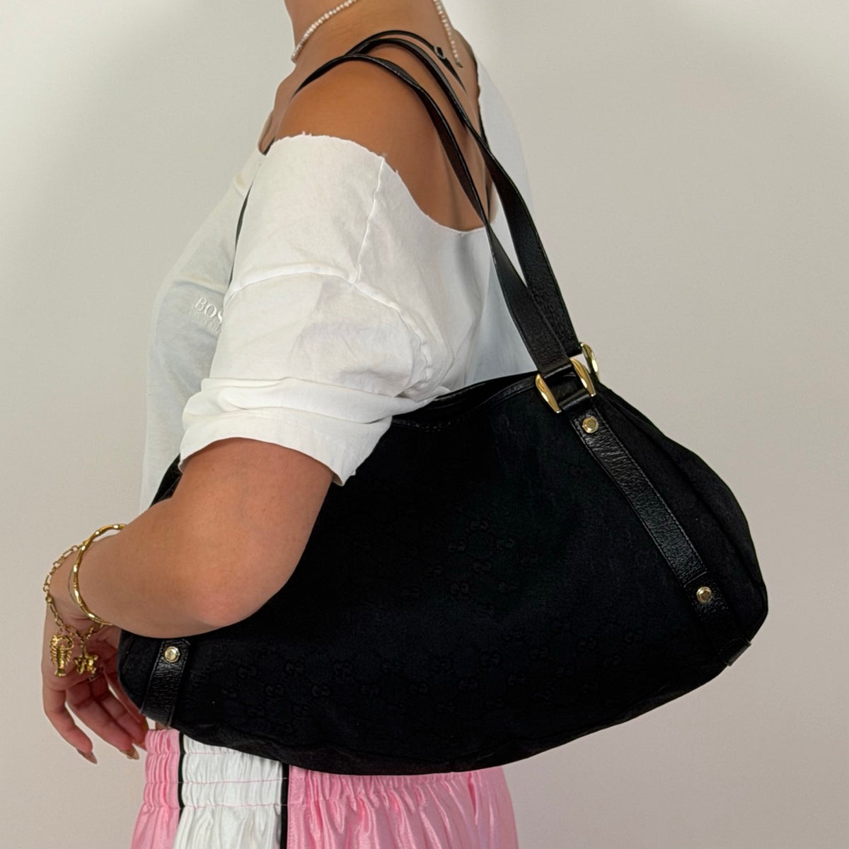 Gucci Shopper Abbey monogram schwarz – getragen am Model