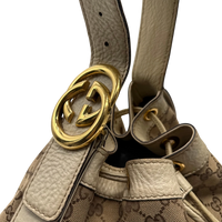 Gucci Shopper Peggy large monogram beige – Logo im Detail