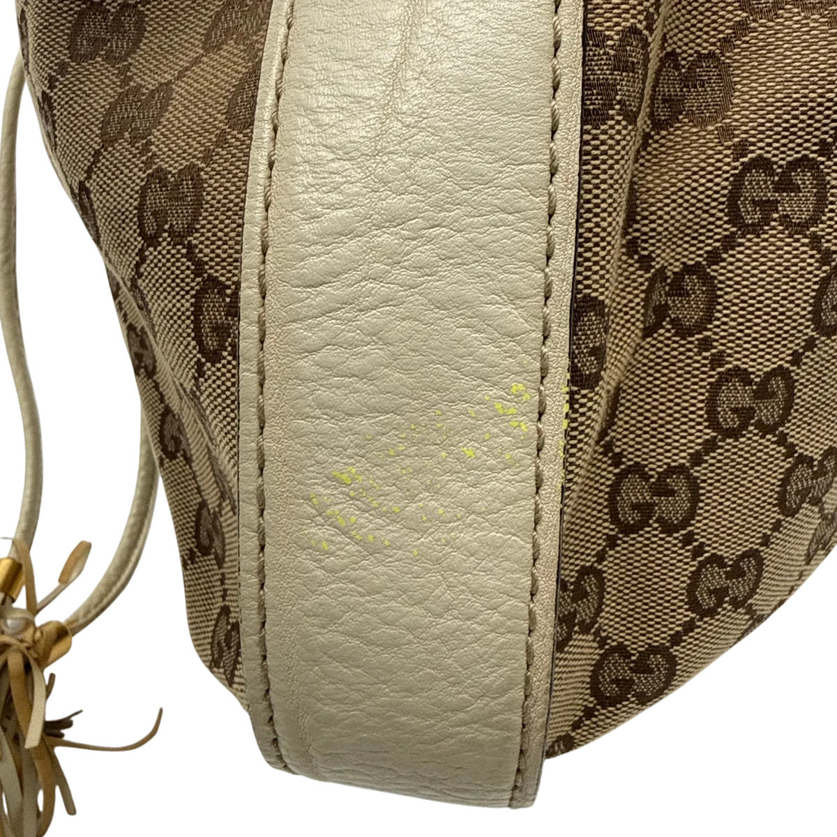 Gucci Shopper Peggy large monogram beige – Gebrauchsspuren: Fleck am Leder