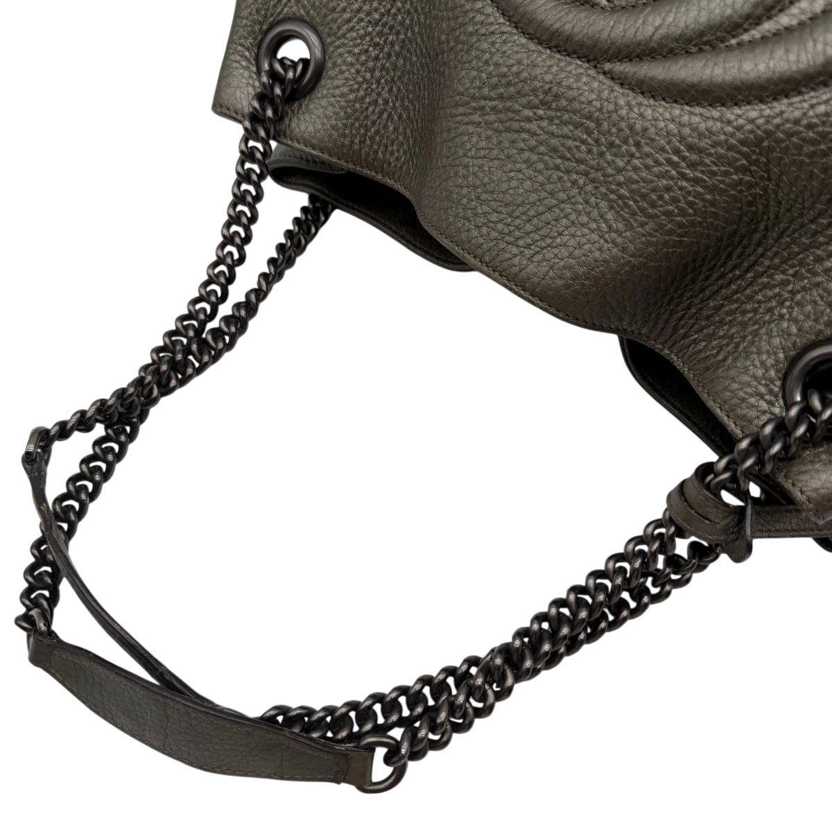 Gucci Shopper Soho Tassel mit Umhängekette aus Leder grau – Schulterriemen im Detail
