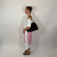 Gucci Shopper Soho mit Umhängekette aus Leder schwarz – getragen am Model