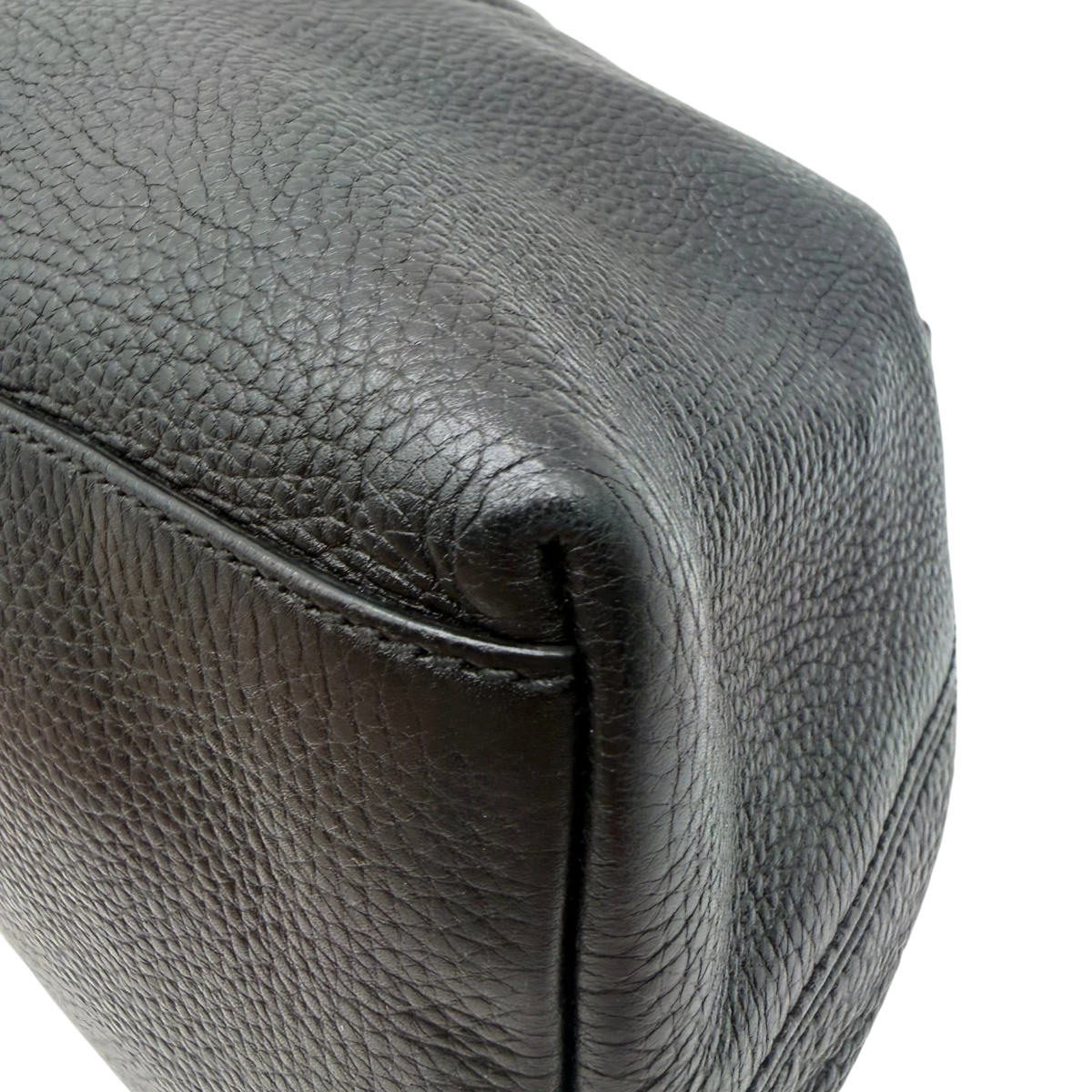 Gucci Shopper Soho mit Umhängekette aus Leder schwarz – Ecken im Detail