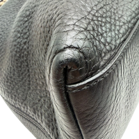 Gucci Shopper Soho mit Umhängekette aus Leder schwarz – Ecken im Detail
