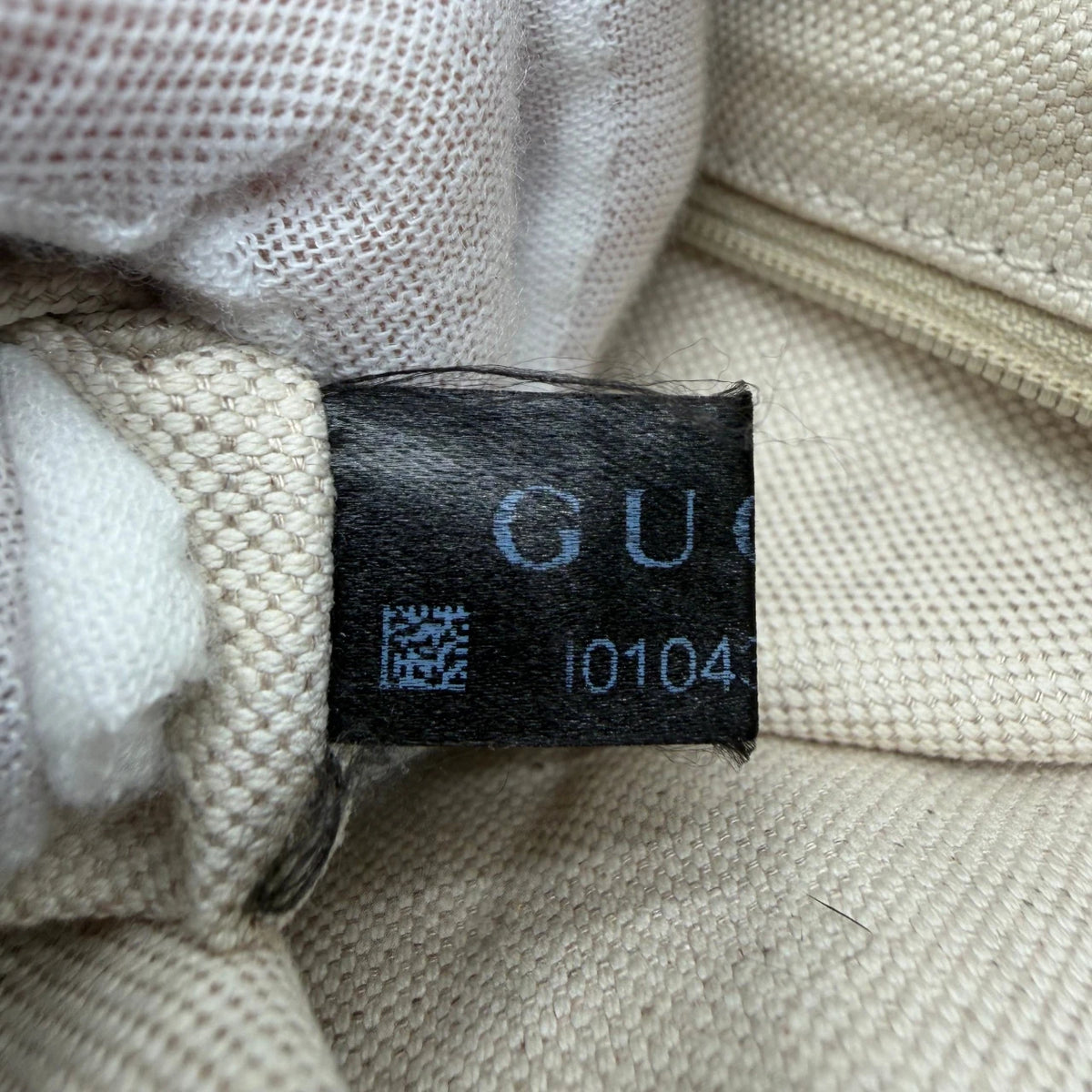 Gucci Shopper Sukey large monogram beige – Seriennummer im Detail