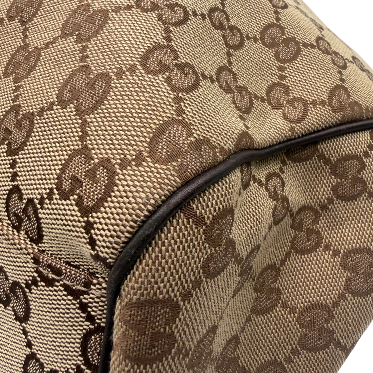Gucci Shopper Sukey large monogram beige – Ecken im Detail