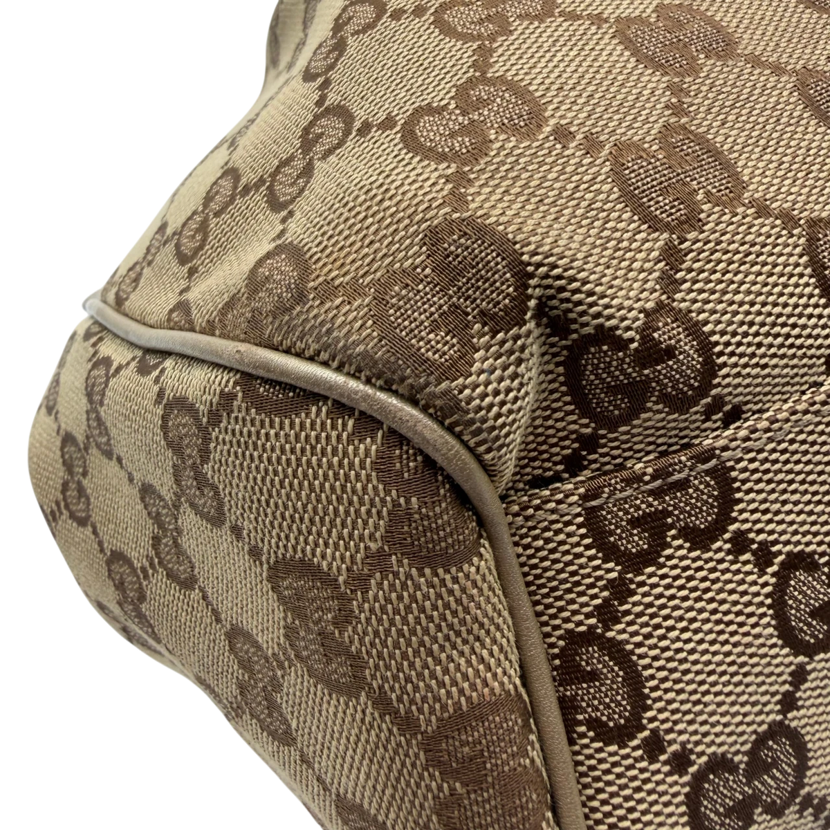 Gucci Shopper Sukey monogram beige – Ecken im Detail