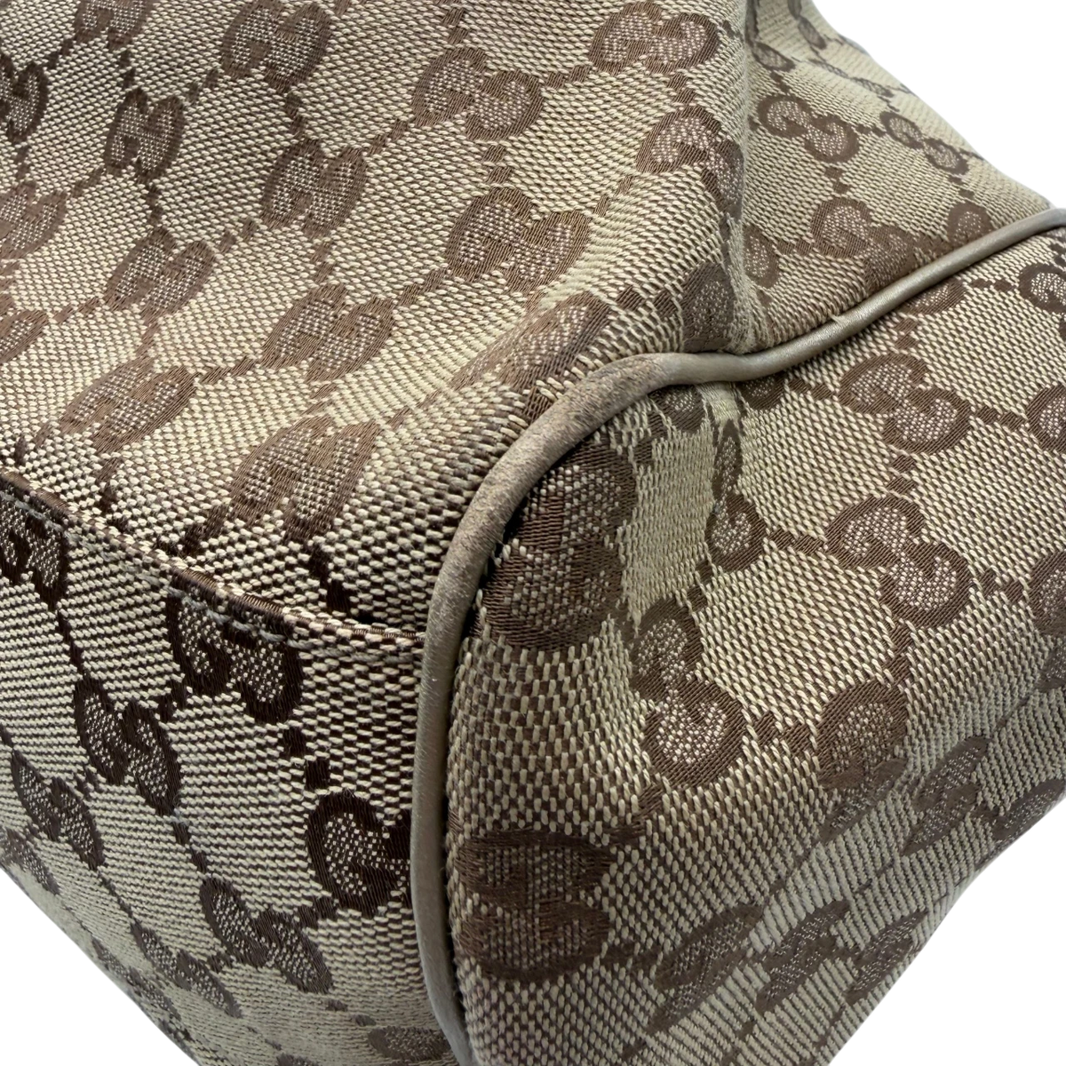 Gucci Shopper Sukey monogram beige – Ecken im Detail