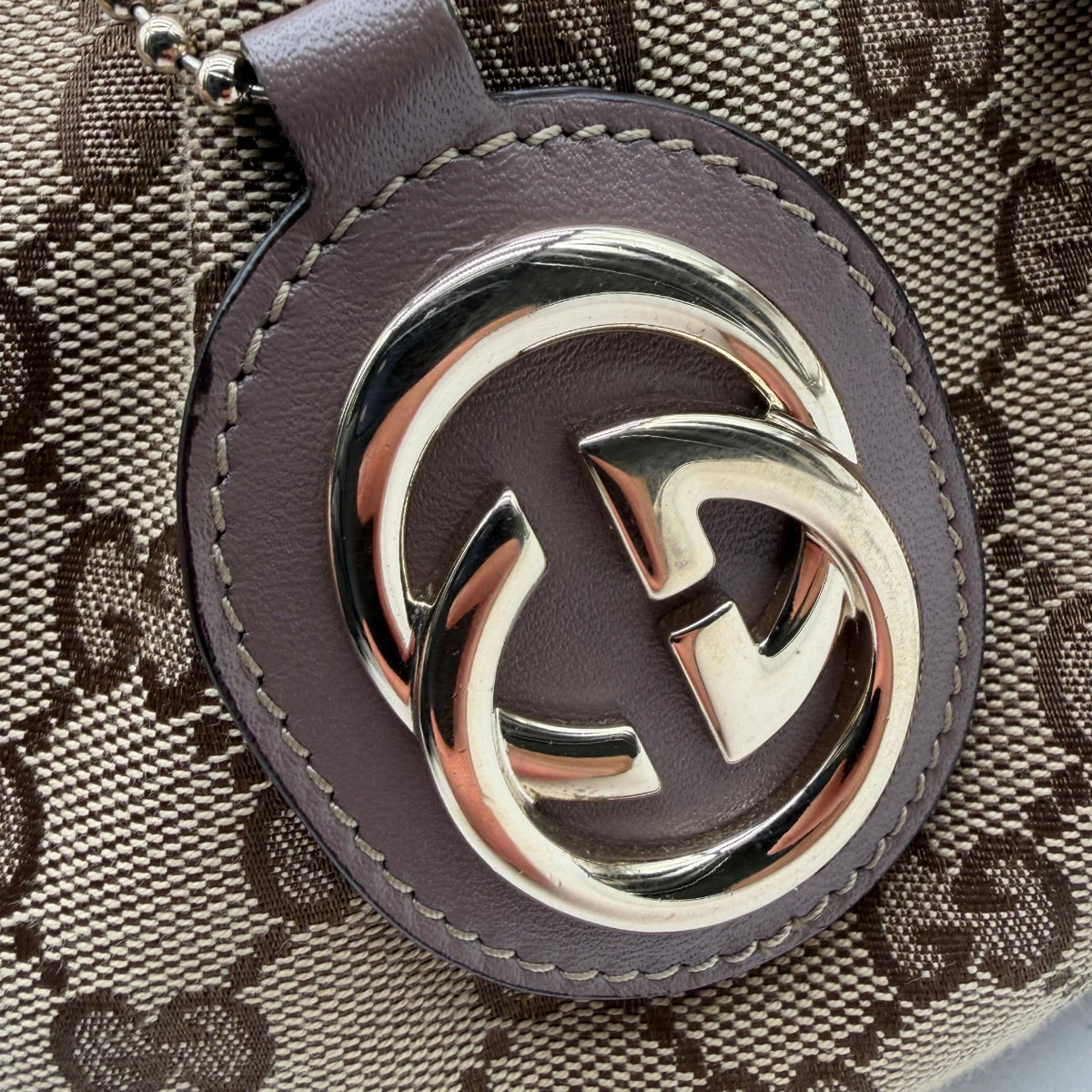Gucci Shopper Sukey monogram beige – Beschläge im Detail