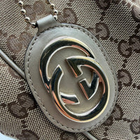 Gucci Shopper Sukey monogram beige – Logo im Detail