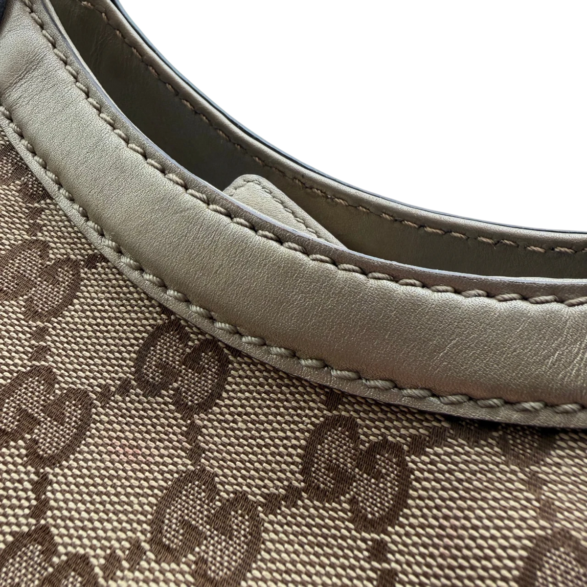Gucci Shopper Sukey monogram beige – Henkel im Detail