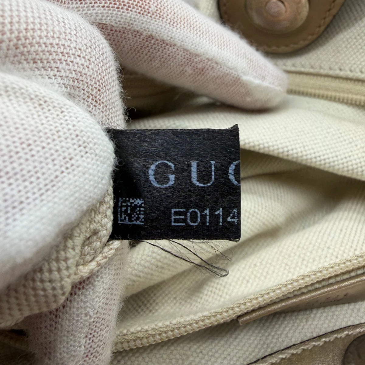 Gucci Shopper Sukey monogram beige – Seriennummer im Detail