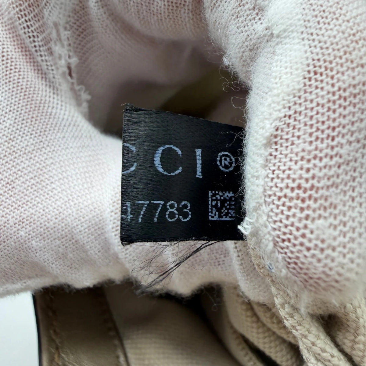 Gucci Shopper Sukey monogram beige – Seriennummer im Detail