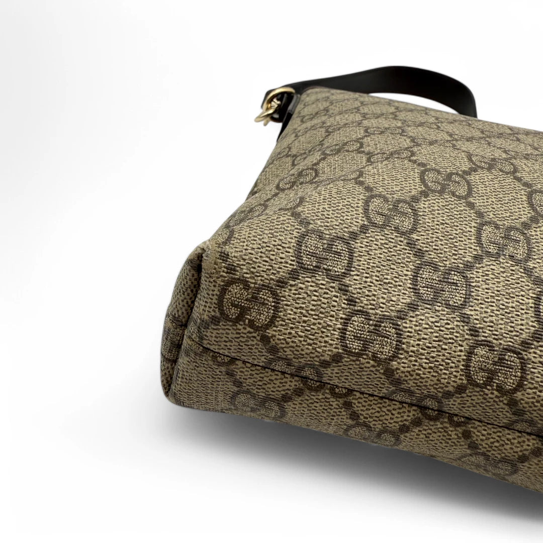 Gucci shoulder bag Supreme beige