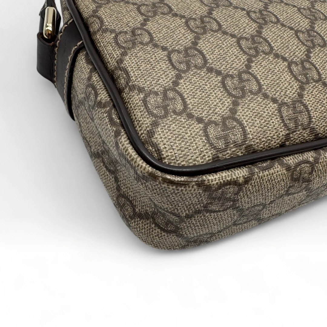 Gucci Umhängetasche rechteckig monogram beige