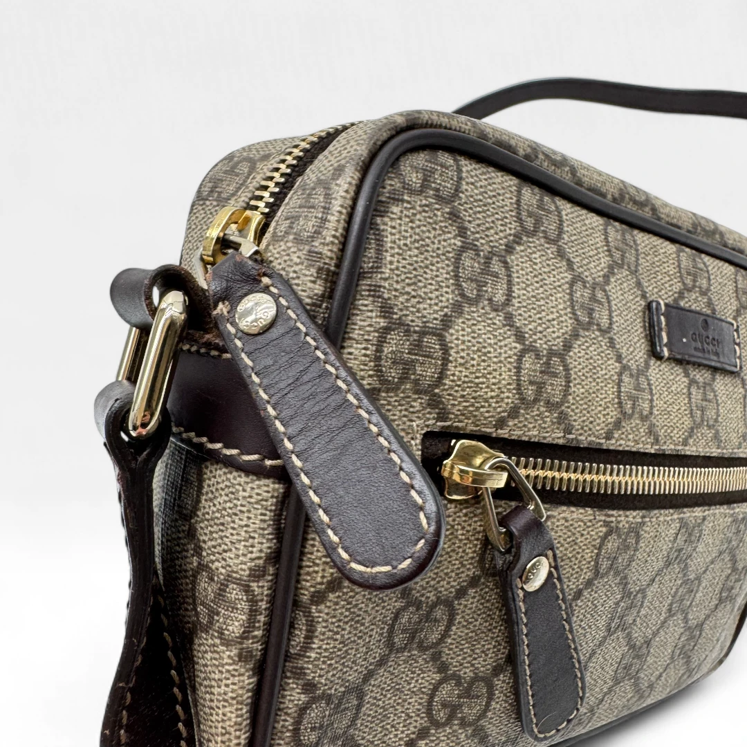 Gucci Umhängetasche rechteckig monogram beige