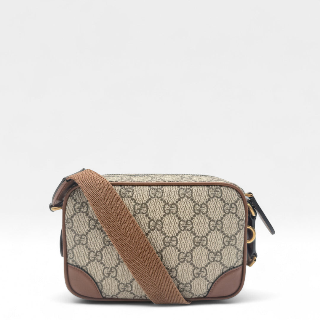 Gucci Umhängetasche Emblem Super mini